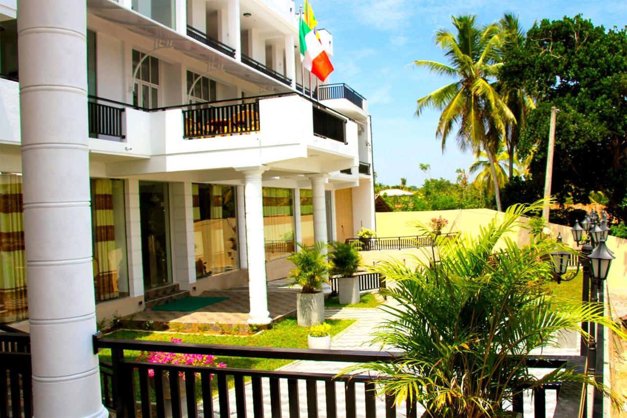 Queens Beach Hotel Tangalle Exterior foto