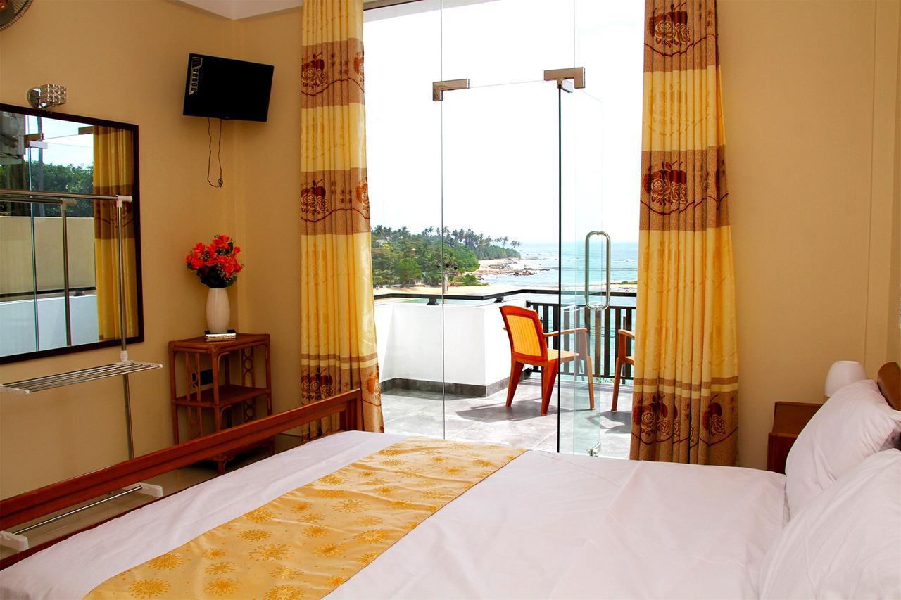 Queens Beach Hotel Tangalle Exterior foto