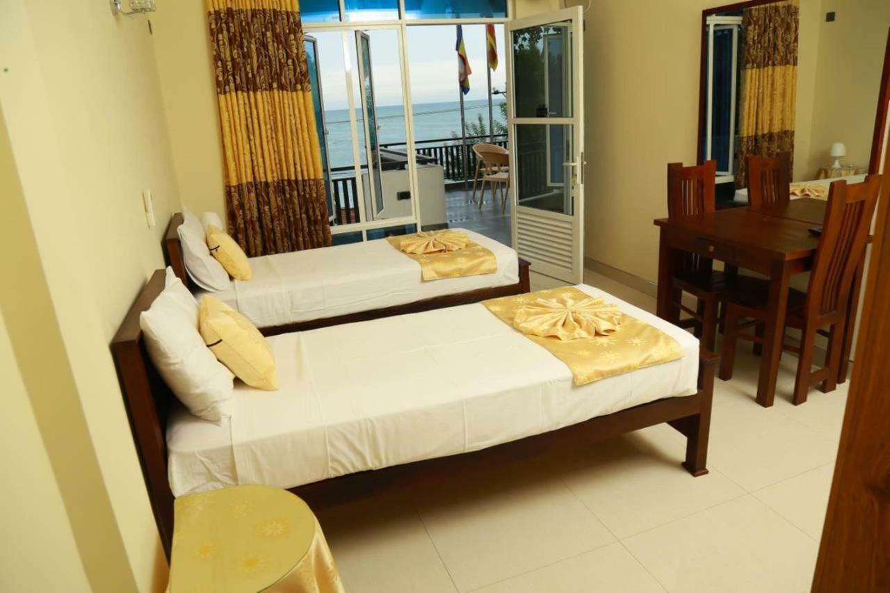 Queens Beach Hotel Tangalle Exterior foto