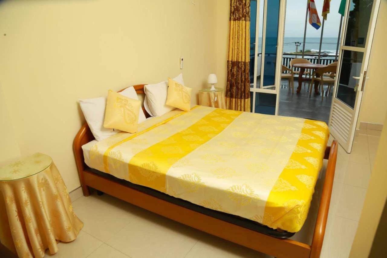 Queens Beach Hotel Tangalle Exterior foto