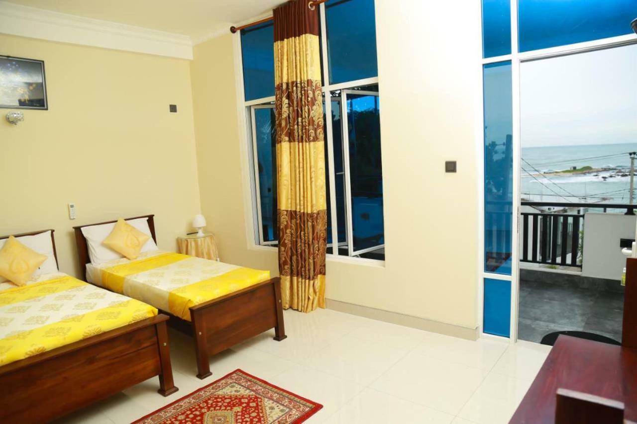 Queens Beach Hotel Tangalle Exterior foto